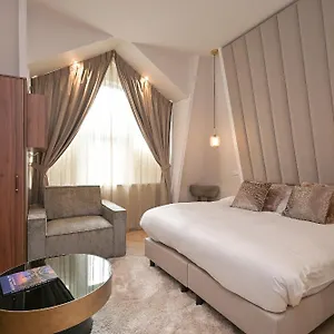 Novallure Downtown - Short The Hague